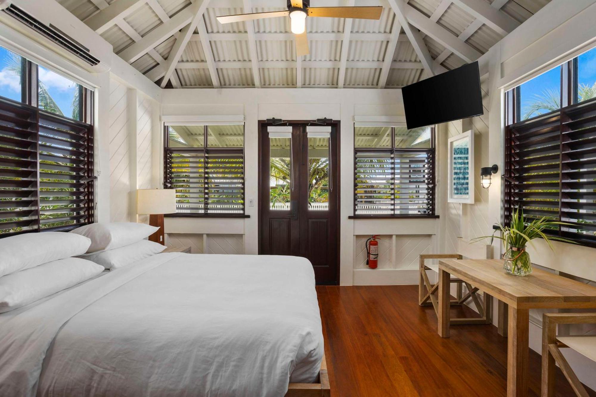 Mahogany Bay Resort And Beach Club, Curio Collection San Pedro  Ngoại thất bức ảnh